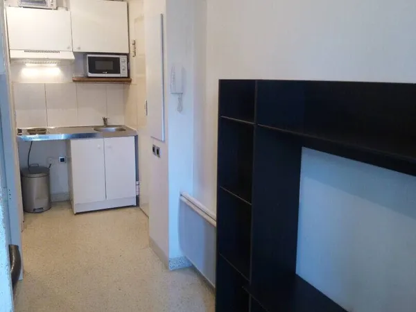 Appartement 1 pièce 14 m² 