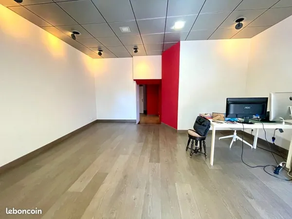 Bureaux 36 m² EGUILLES