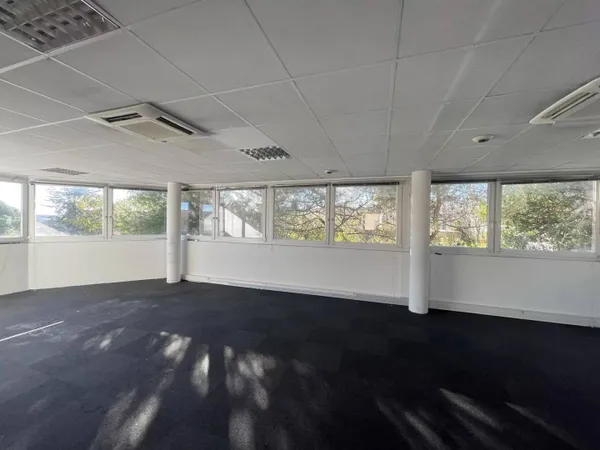 Bureaux 200 m² 