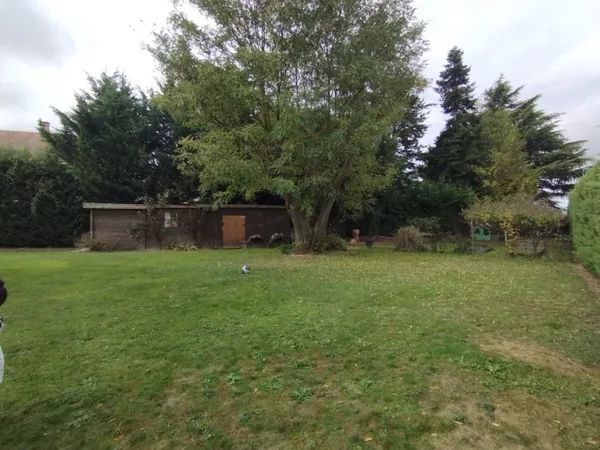 Terrain 884 m² 
