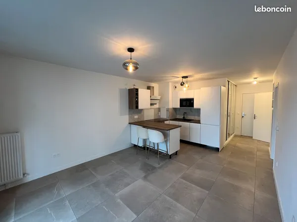 Appartement F2 43m² + balcon 7m² et place de parking à vendre, Rosny sous Bois, 