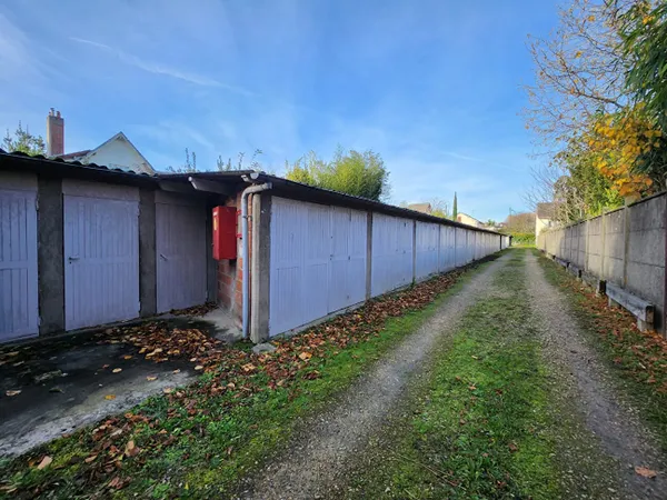 Parking / box Deuil La Barre 