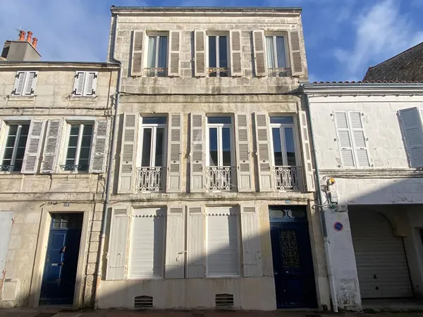 Maison 8 pièces 197 m² 