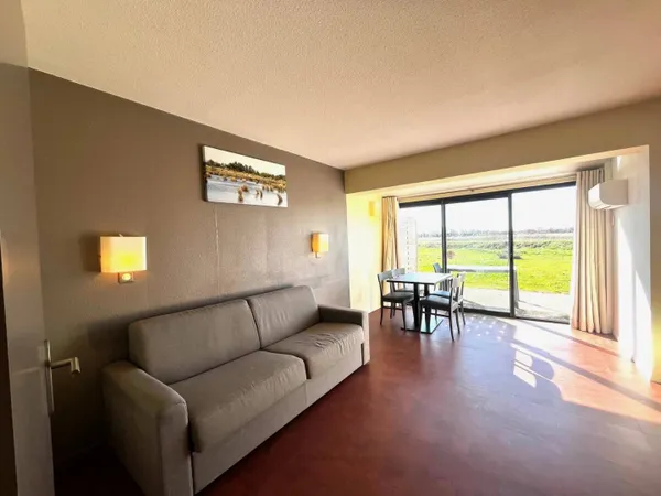 Studio 1 pièce 32 m² 