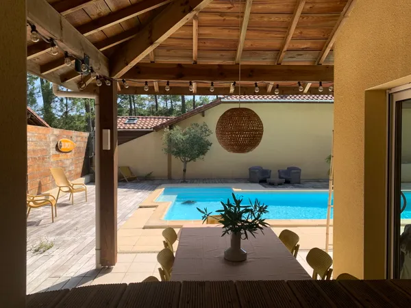 Vends maison au calme avec piscine 