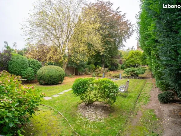 Maison 9 pièces 480 m² 