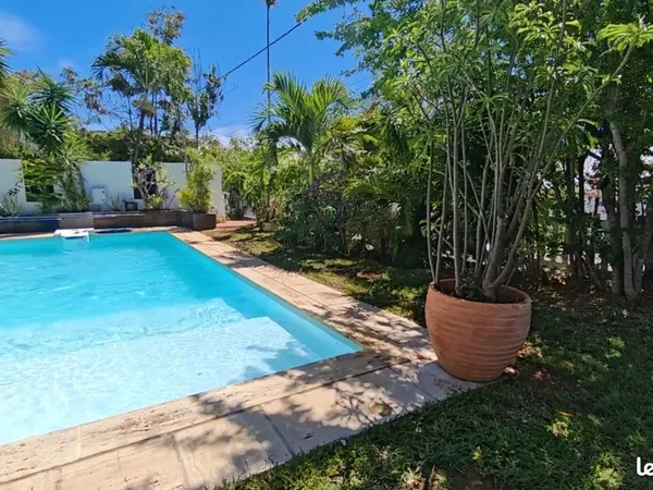 Villa 6 pièces 160 m² 