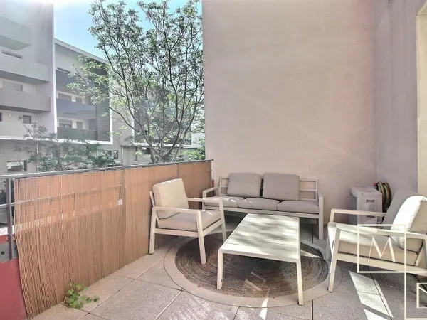 A LOUER Ovalie T2 meublé 55,60 m2, terrasse + garage 
