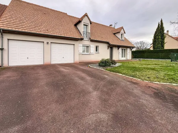 Maison 7 pièces 153 m² 