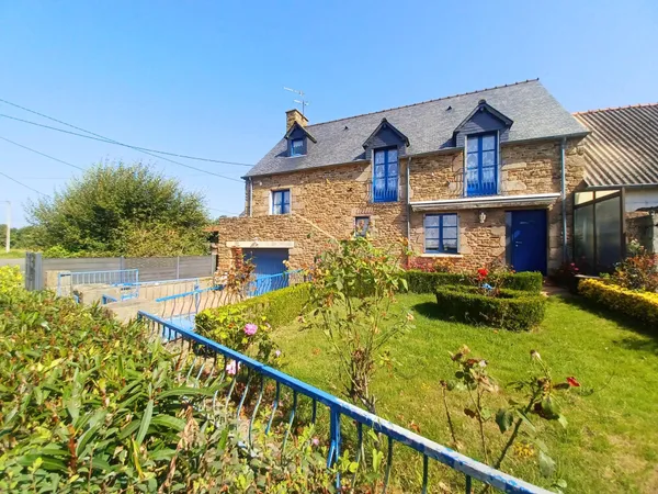Maison 6 pièces - 5 chambres - Garage - Dépendance - 35120 