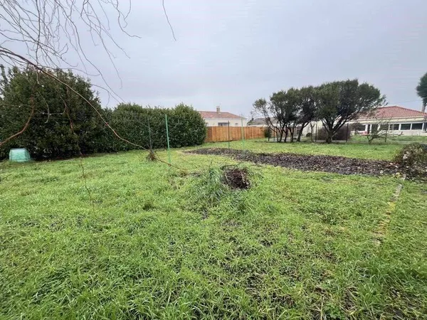 Terrain constructible 800 m² 