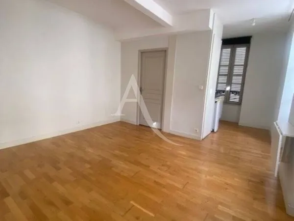 Studio 1 pièce 22 m² 