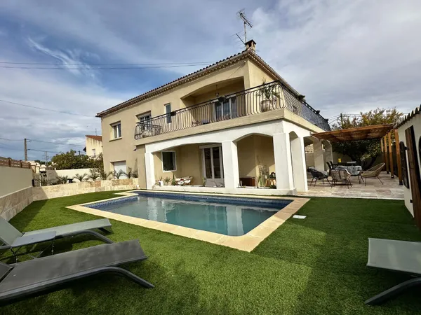 Maison 6 pièces 186 m² 