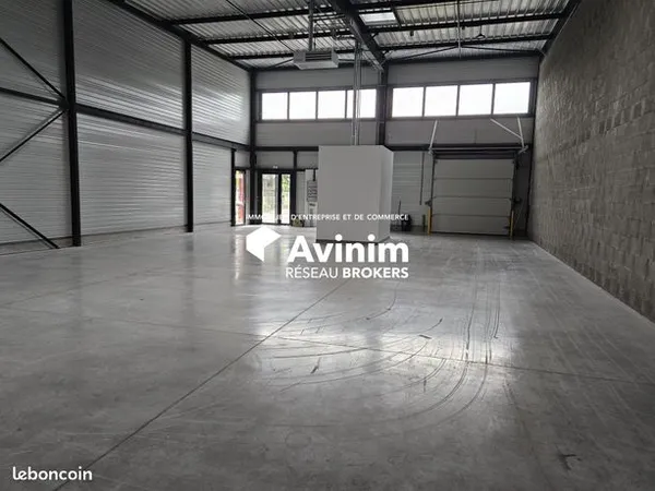 Local commercial 253 m² 