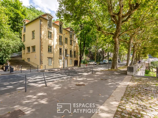 Appartement rénové avec vue sur la Saône 