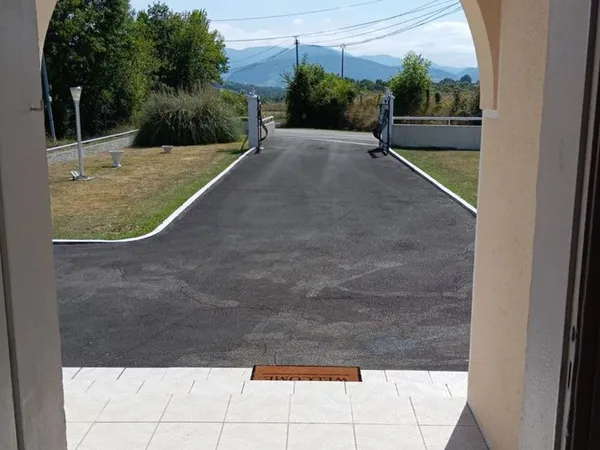 Plain-pied 120 M2, belle vue dégagée, parc arboré de 1800m2 