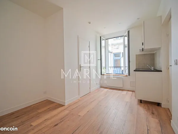 Studio 1 pièce 16 m² 