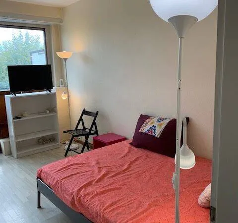 Studio 1 pièce 30 m² 