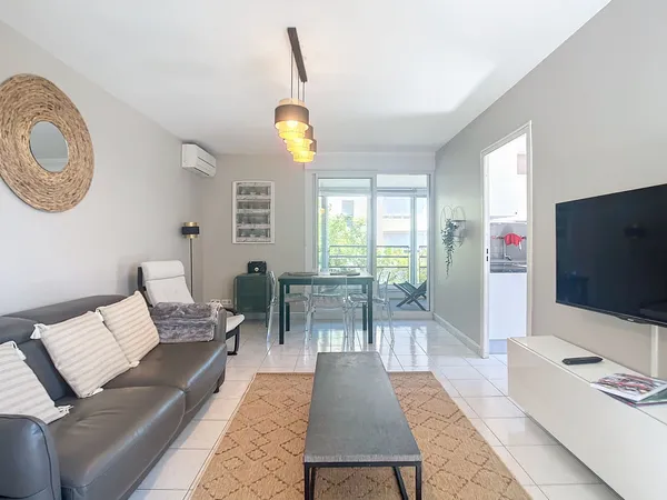 Appartement T2 meublé de 54m2 hab, loggia et garage, Montpellier Nouvelle Mairie 