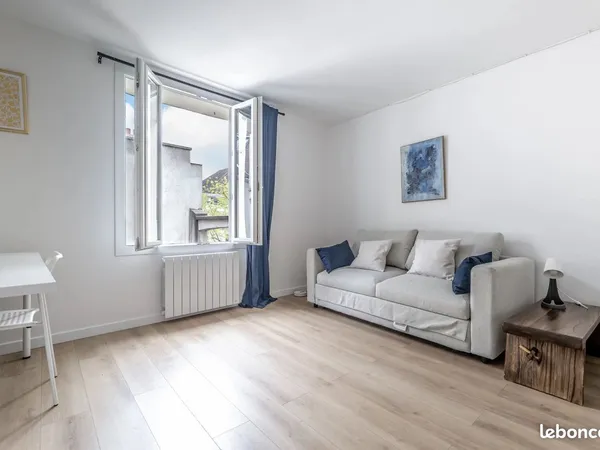 Studio 1 pièce 20 m² 