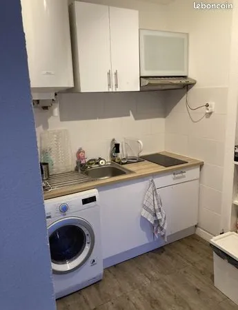 Studio 1 pièce 28 m² 