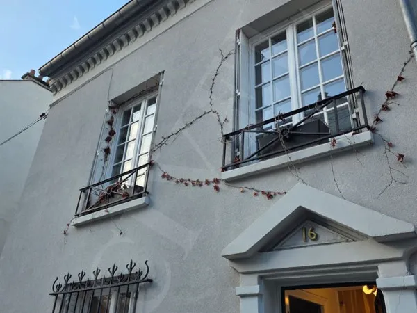 La compagne à Paris extrêmement rare Maison individuelle beaucou 