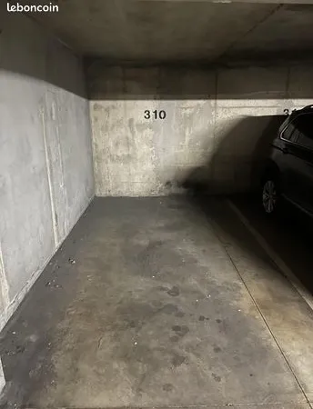 Parking - Garage Location Bondy   110€