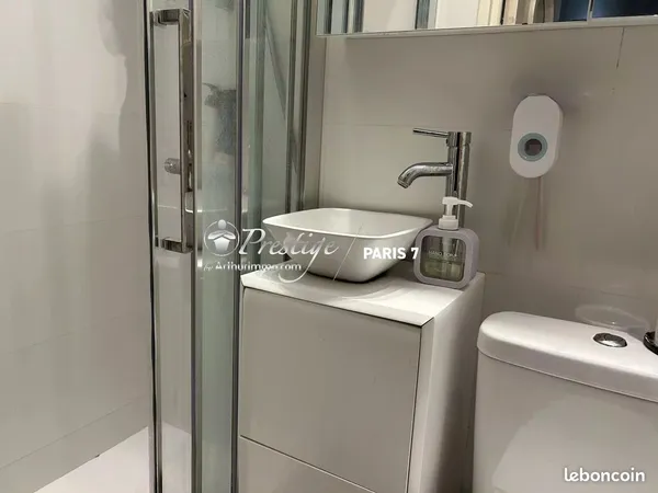 Studio 1 pièce 11 m² 