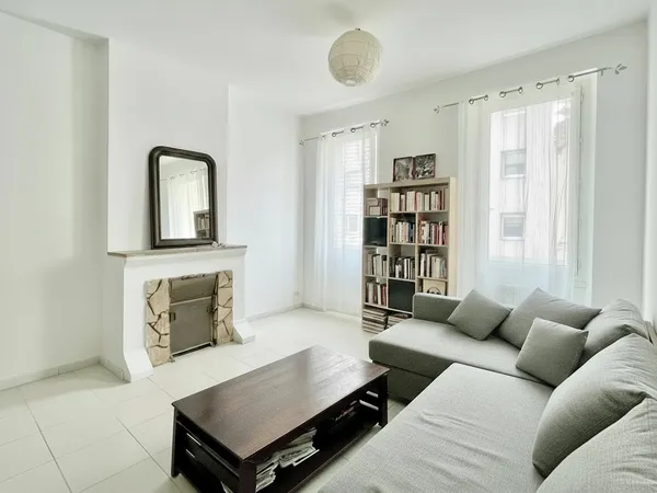 Appartement 2 pièces à vendre Rue Ferrari 13005 