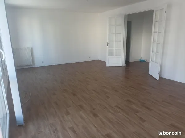 Grand F3 de 82m² avec garage 