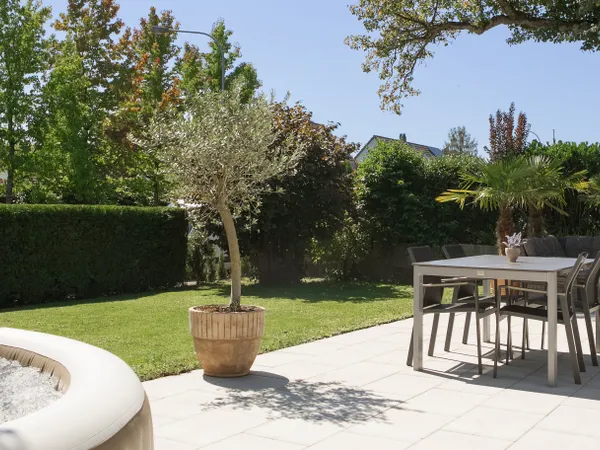 Carré d'or - Spacieux type 3 et son sublime jardin intimiste 