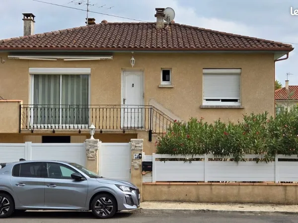 Charmante Maison à Vendre à Fleurance - 4 Chambres et Grand Terrain ! 