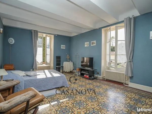 Maison 13 pièces 350 m² 