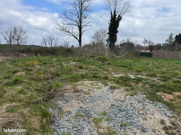 Terrain 700 m² Saint Symphorien 