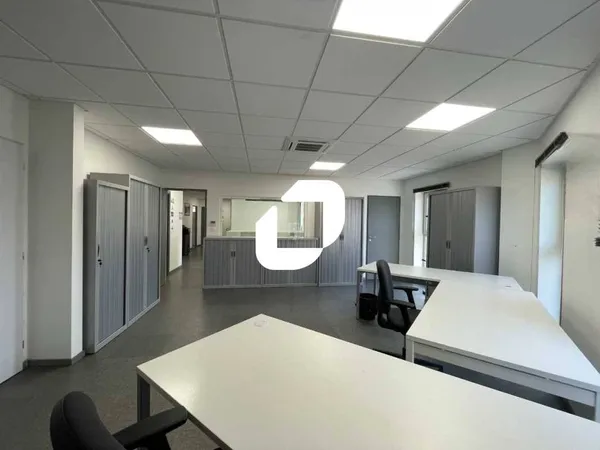 Bureaux 130 m² 