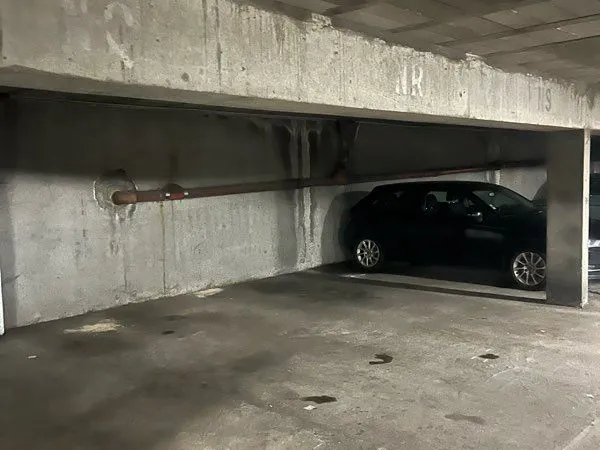 Place de Parking sous-terrain 