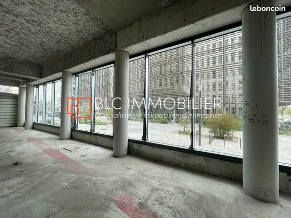 Local commercial 223 m² 