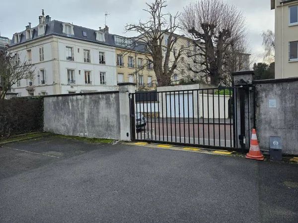 Parking 13 m² 