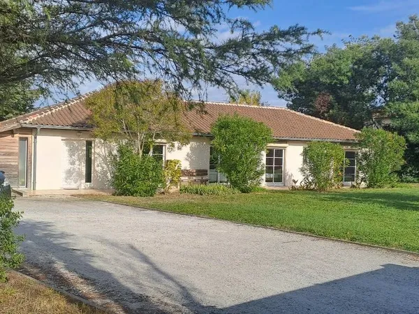 Vends Villa de 214m² sur terrain de 2000m² à Labège (31670) - 560 000€ 