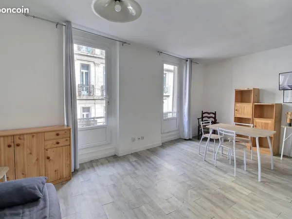 Studio 1 pièce 26 m² 