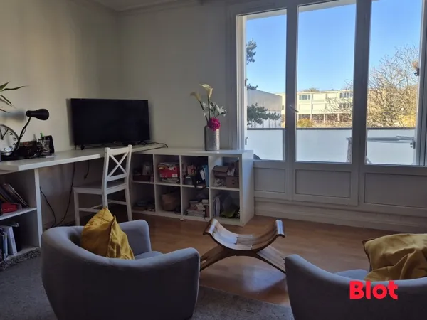 A LOUER / RENNES VILLEJEAN - TYPE 4 - 75.58M² - 1032€ CC - BALCON 