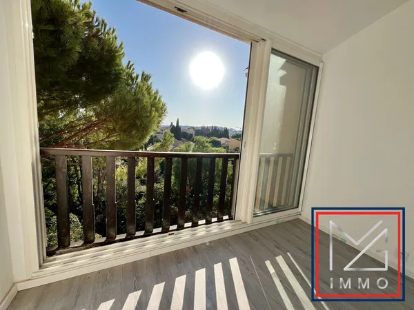 SANARY, APPARTEMENT T3 DERNIER ETAGE, NEUF, EN PIGNON 