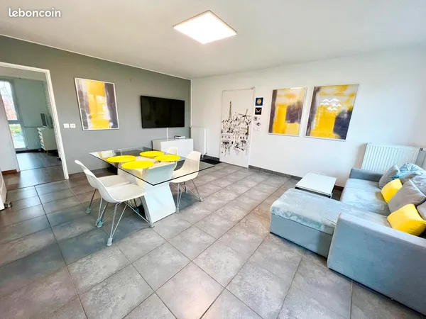 Apartement moderne avec terrasse 