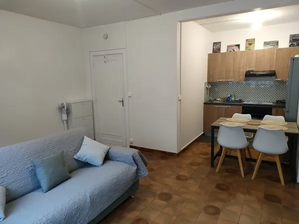 Studio centre ville, entièrement meublé et équipée 