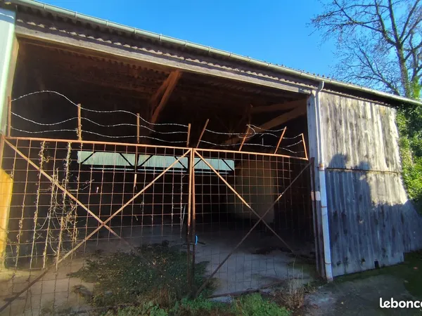 Pomerol Entrepôt 250 m² 79 000 