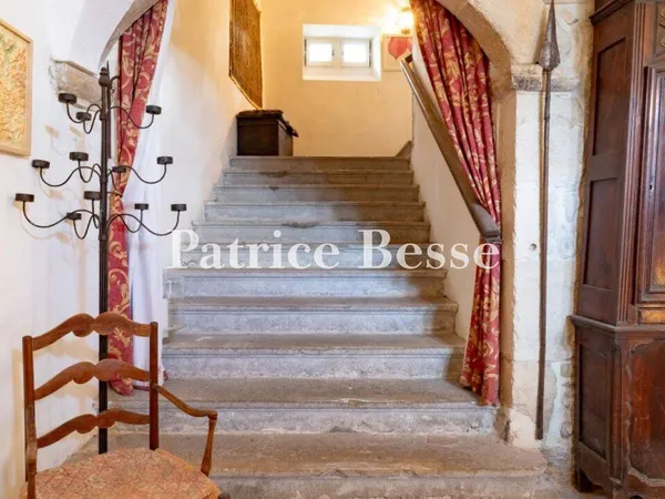 Château 19 pièces 665 m² 