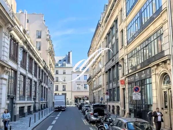 Local commercial 179 m² 