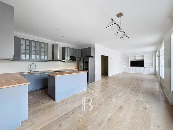 Le service location de la Maison BARNES vous propose ce bien : 