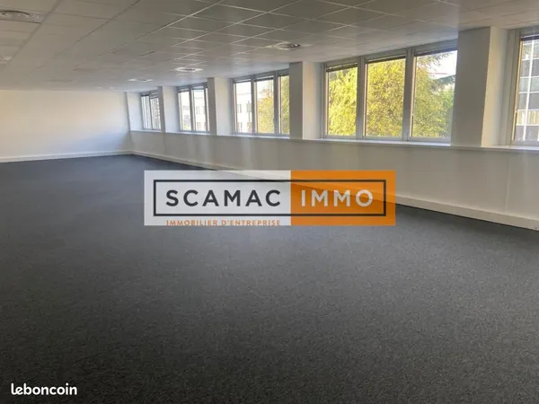 Bureau 133 m² 