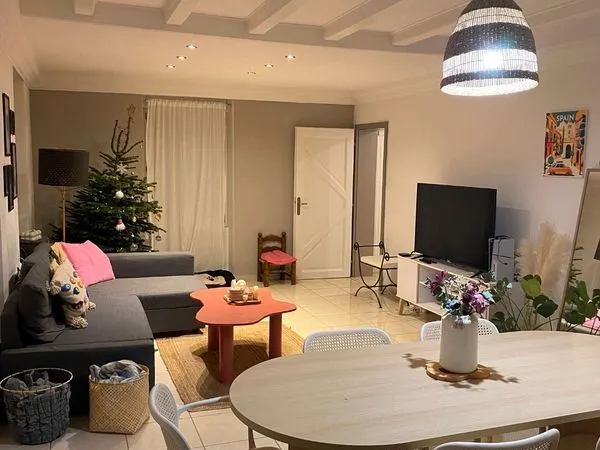 Grand F5, très lumineux et bien situé à COLMAR 